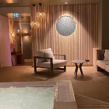 Hotel Aux Vieux Remparts, The Originals Relais Provins Esterno foto