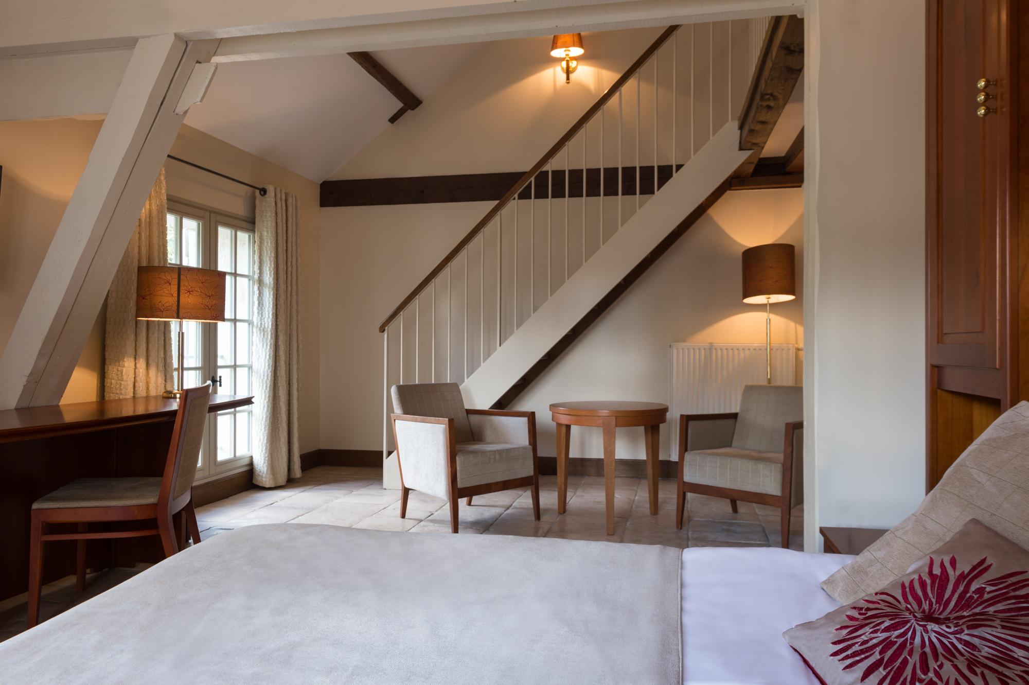 Hotel Aux Vieux Remparts, The Originals Relais Provins Esterno foto