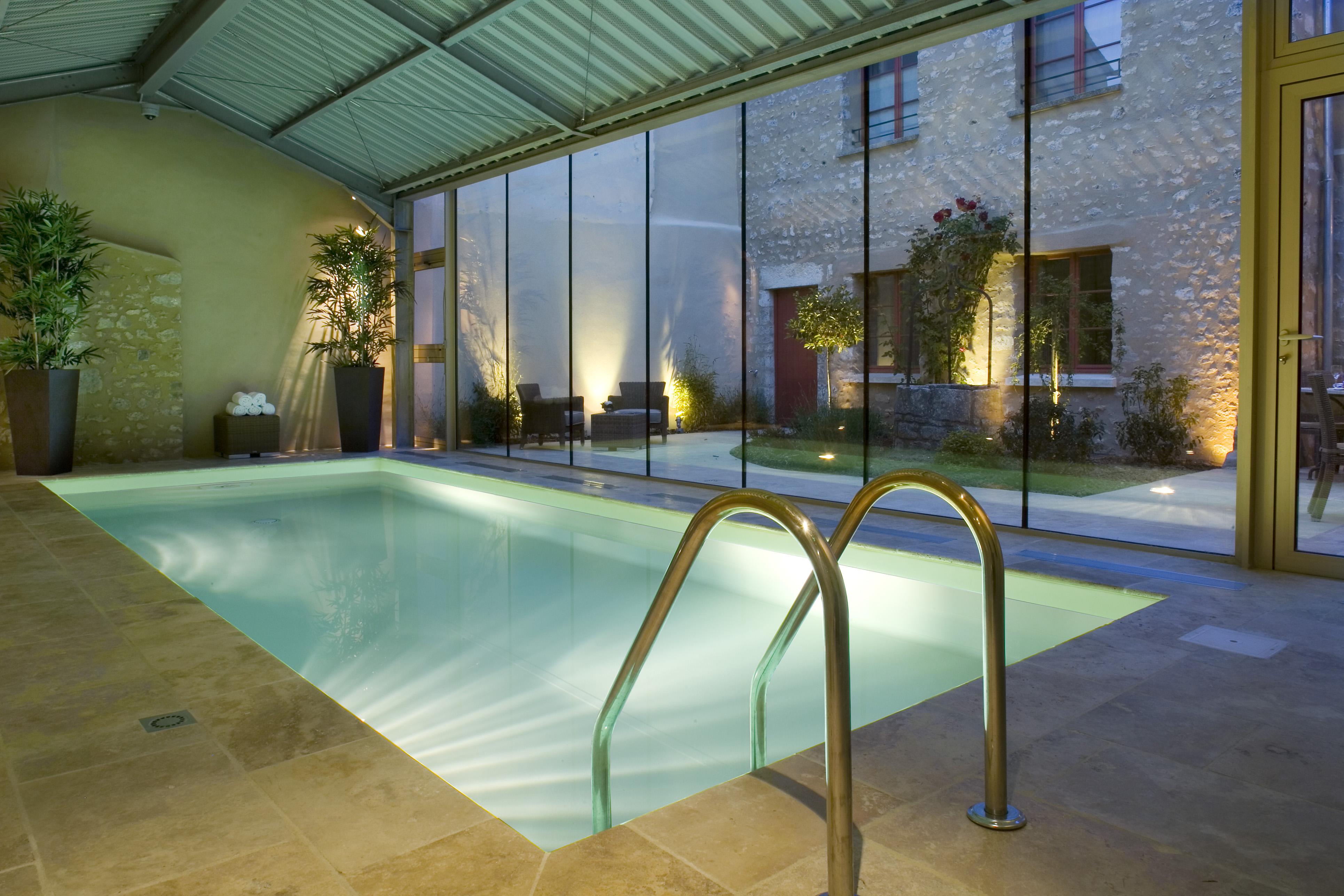 Hotel Aux Vieux Remparts, The Originals Relais Provins Esterno foto