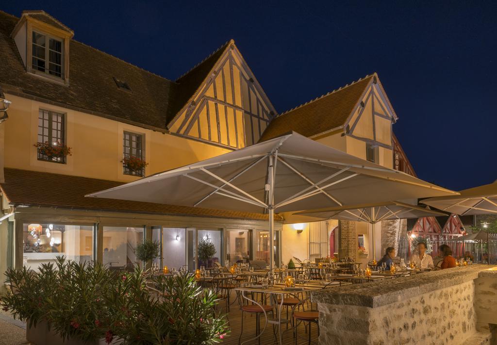 Hotel Aux Vieux Remparts, The Originals Relais Provins Esterno foto