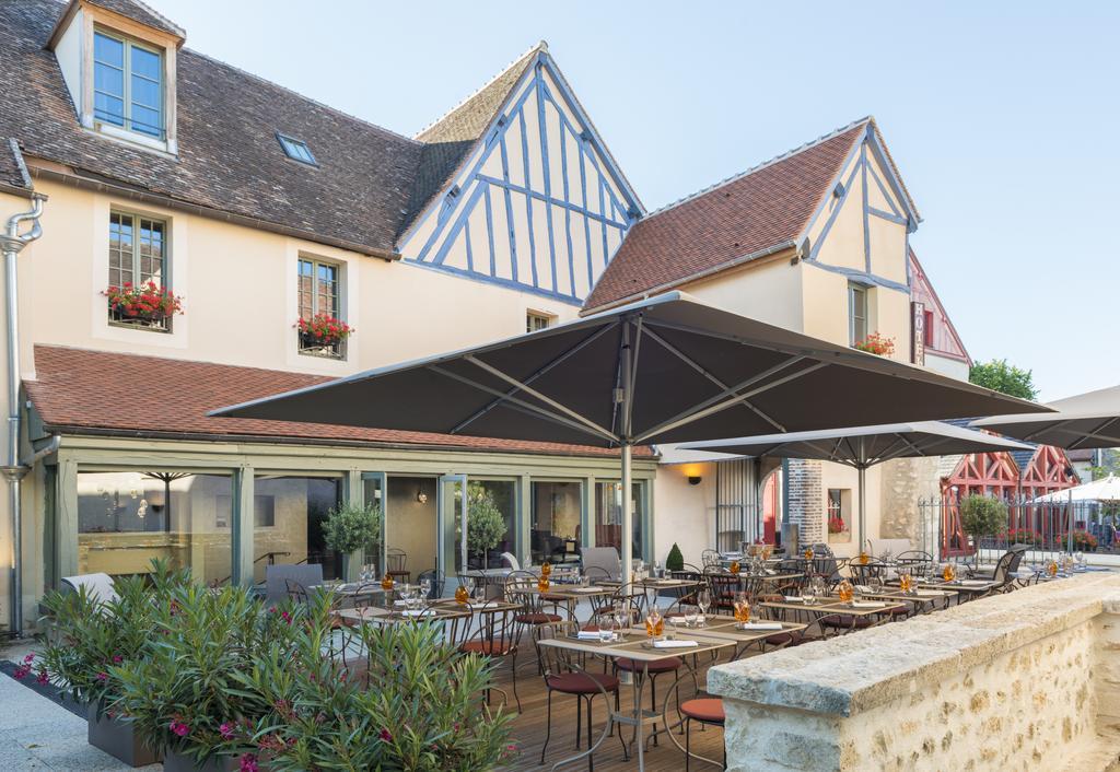 Hotel Aux Vieux Remparts, The Originals Relais Provins Esterno foto