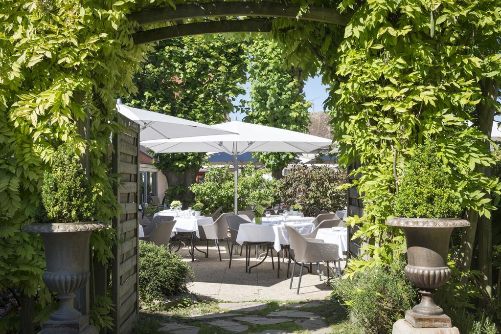 Hotel Aux Vieux Remparts, The Originals Relais Provins Esterno foto